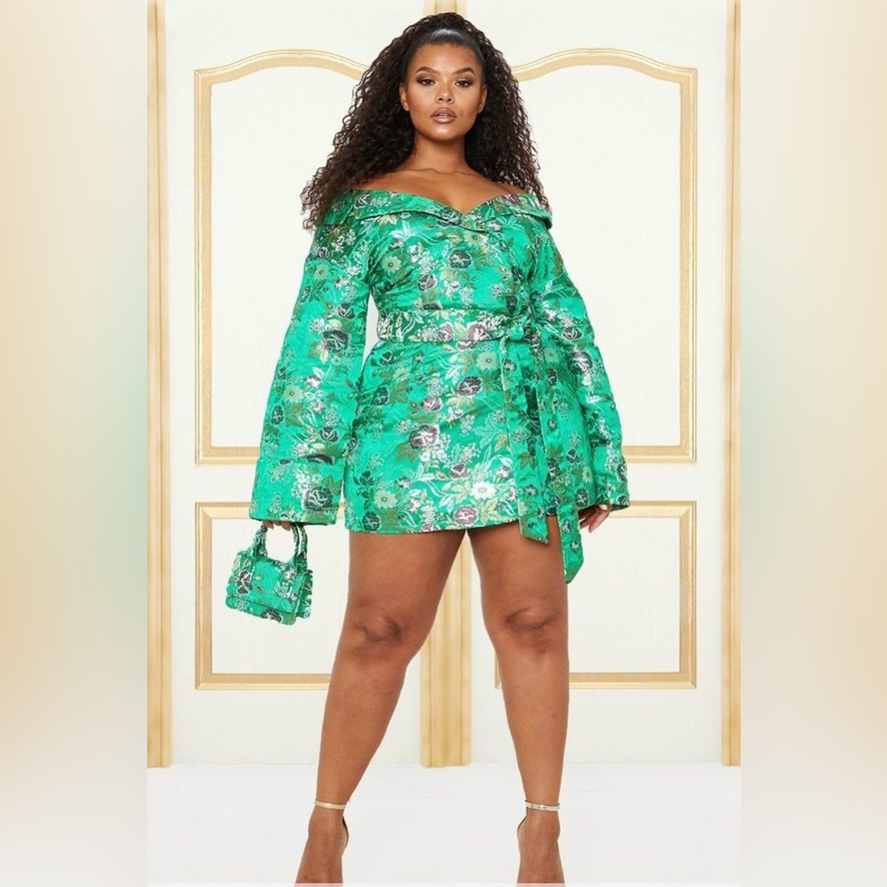 Pretty Little Thing Emerald Oriental Print Jacquard Satin Dress. NWT